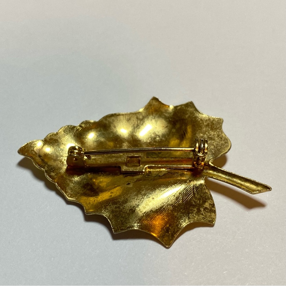 Leaf Brooch Gold Tone - Picture 3 of 4